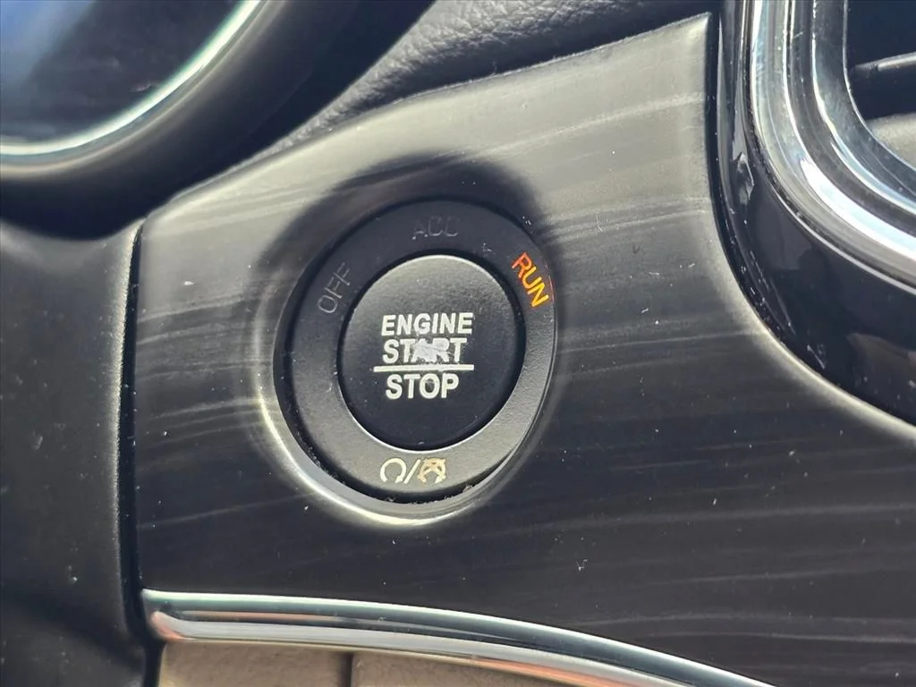 Used 2020 White Jeep Limited image 17