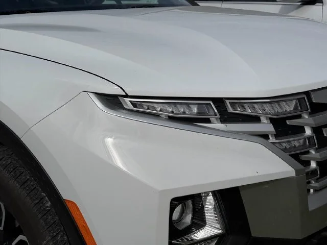Used 2023 White Hyundai SEL image 10