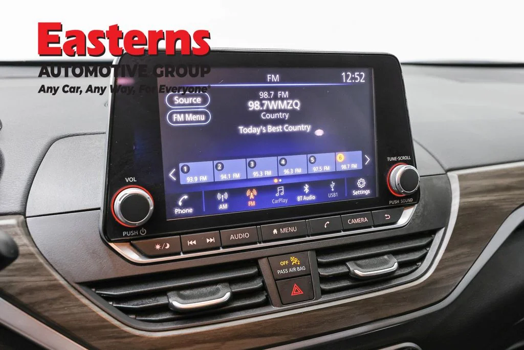Used 2025 Black Nissan 2.5 SV image 19