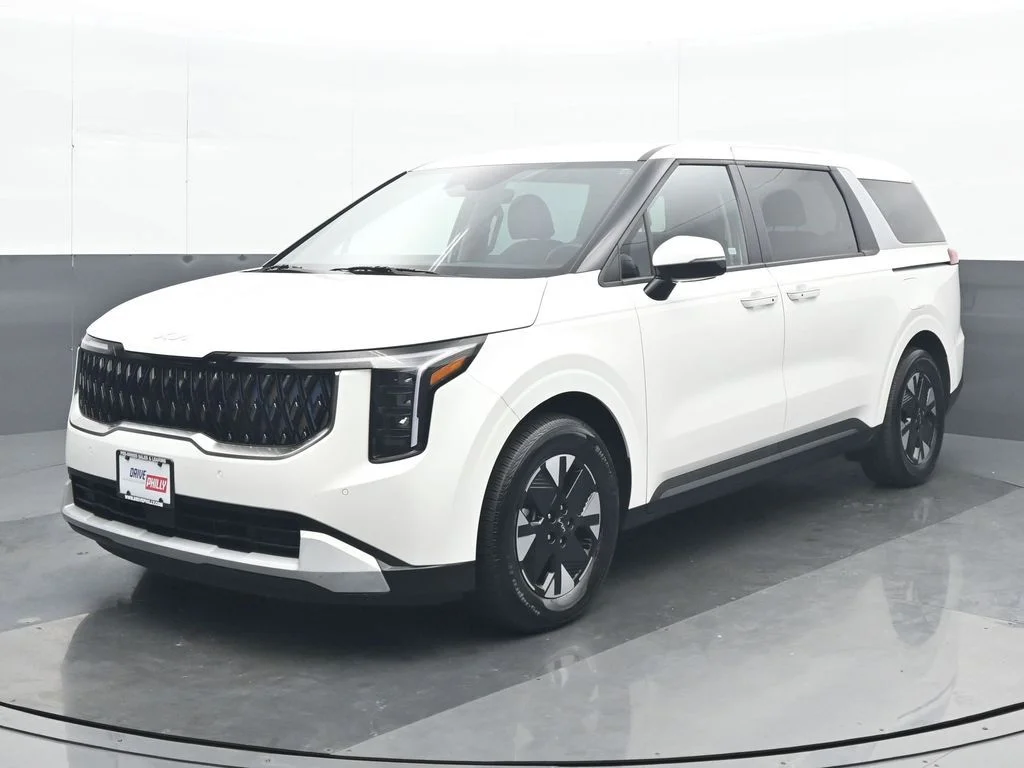 Used 2026 White Kia LXS image 2