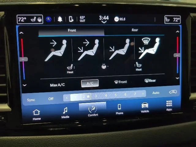 Used 2023  Chrysler Touring L image 14