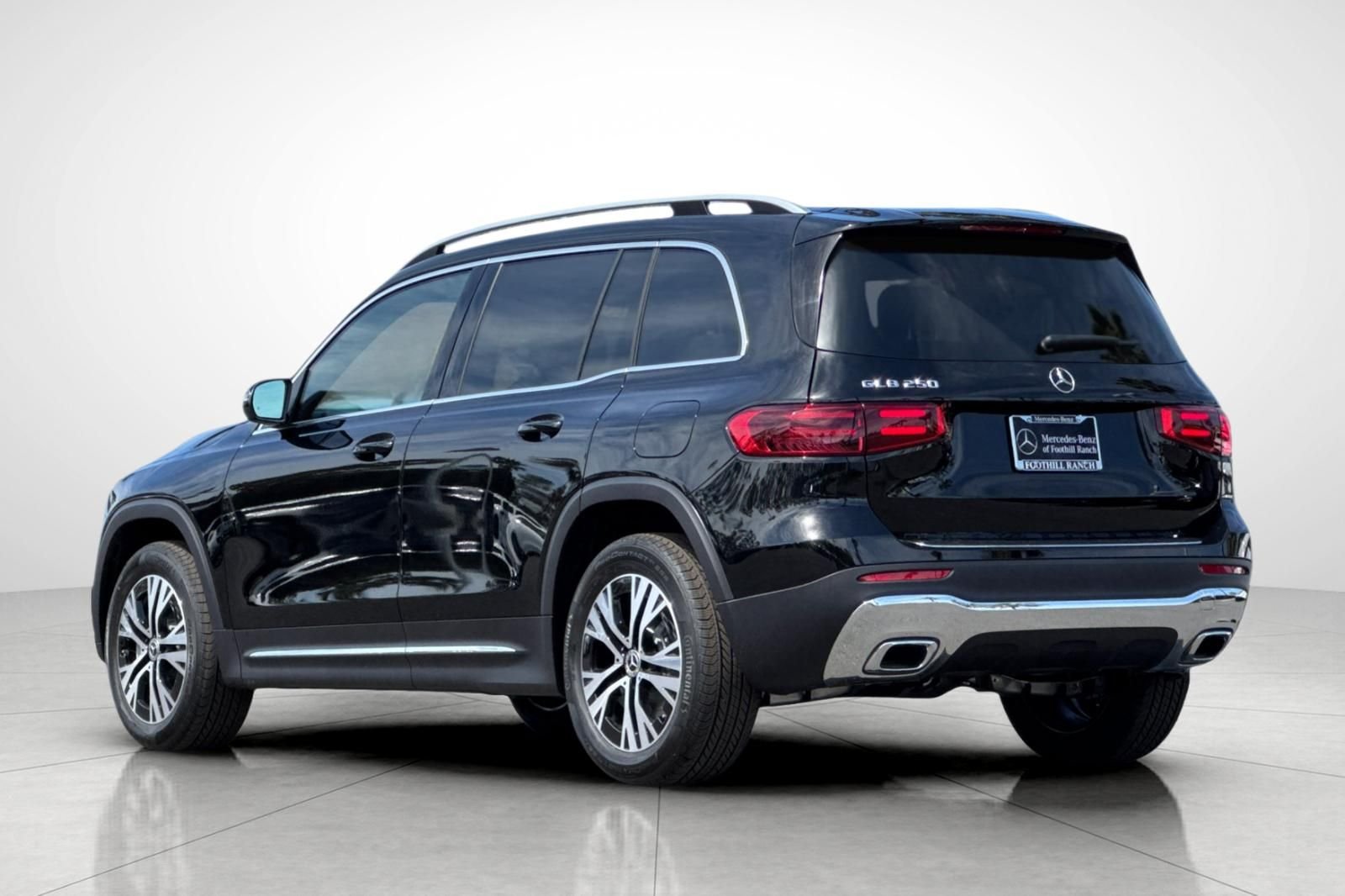 Used 2026 Black Mercedes-Benz GLB 250 image 12