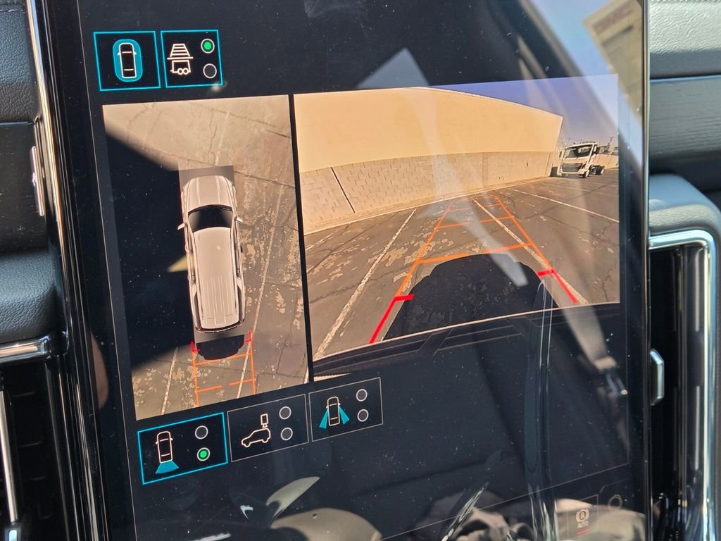 2026 GMC Yukon XL Denali - Photo 14