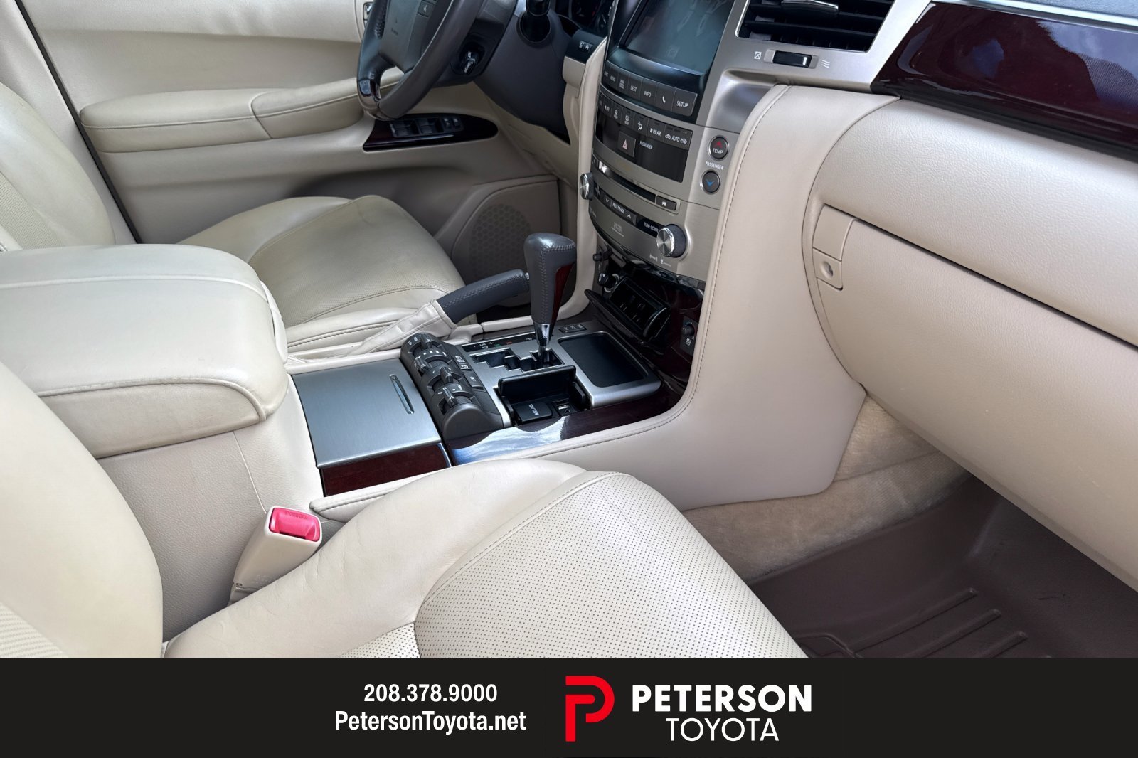 Used 2013  Lexus 570 image 15