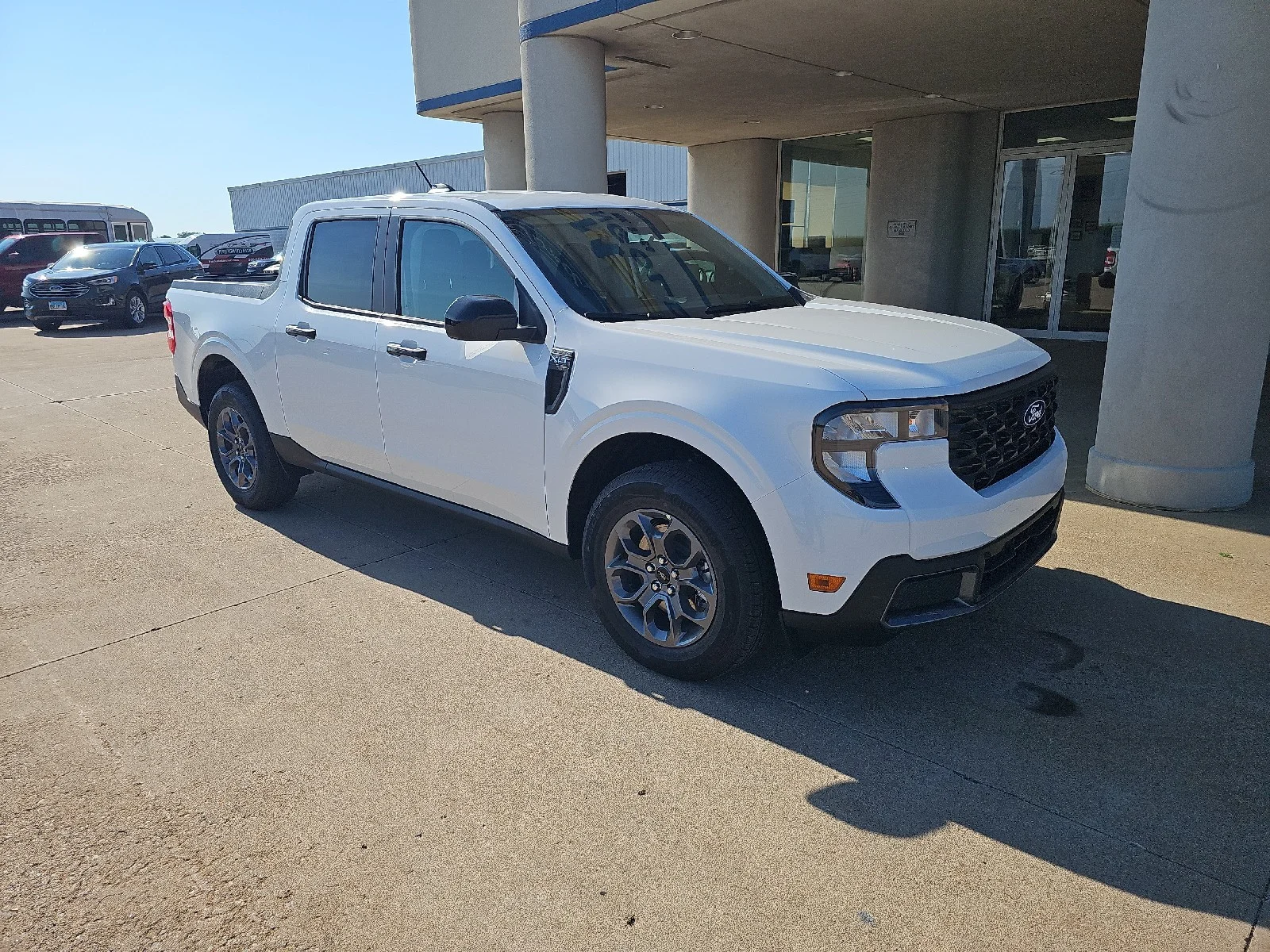 New 2026 Oxford White Ford XLT image 2