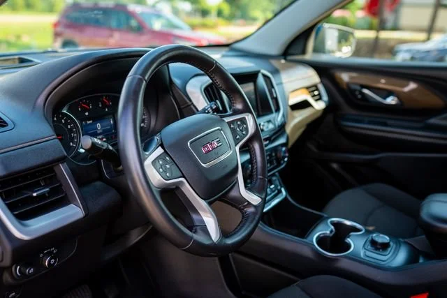 Used 2021 Blue Emerald Metallic GMC SLE image 32