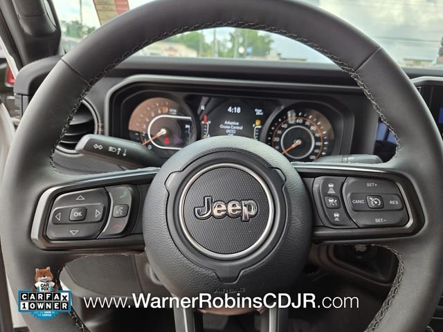 Used 2025 White Jeep Mojave image 25