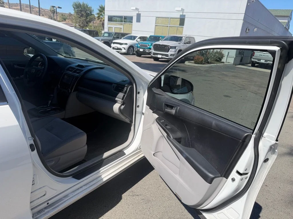 Used 2012 White Toyota LE image 14