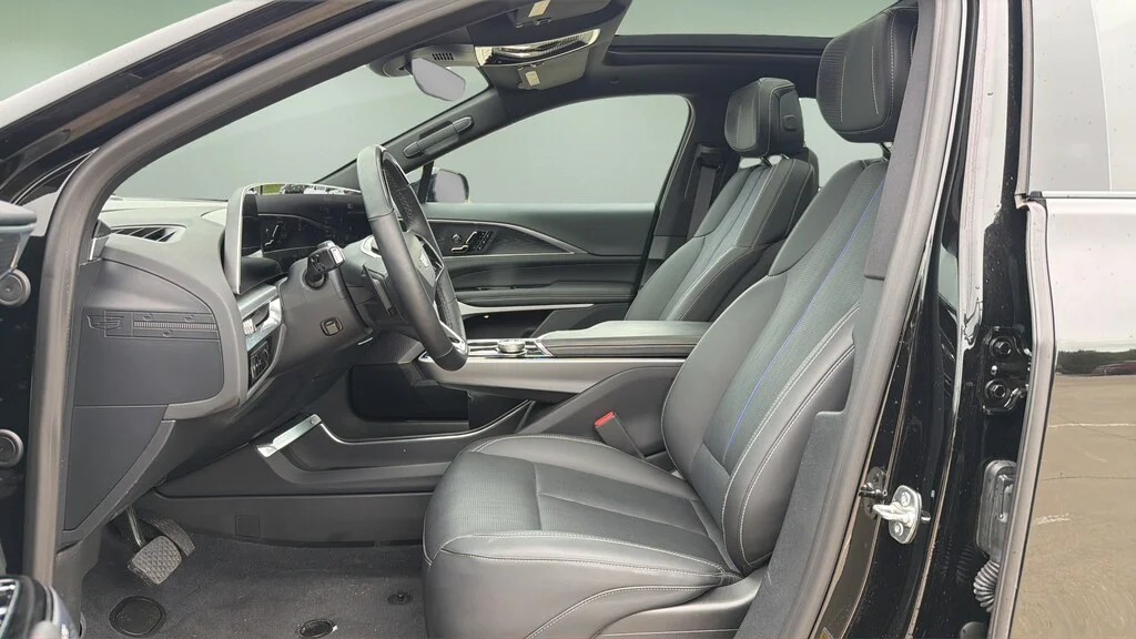 Used 2025 Stellar Black CADILLAC Sport w/1SJ image 20