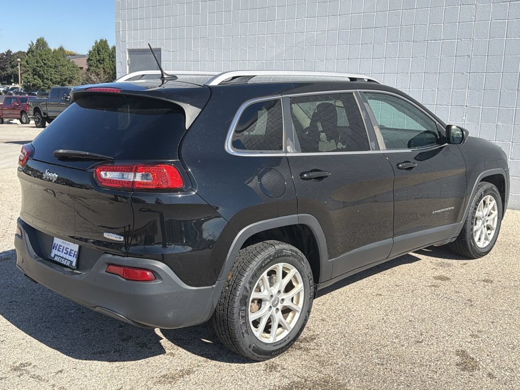 Used 2018 Black Jeep Latitude image 13