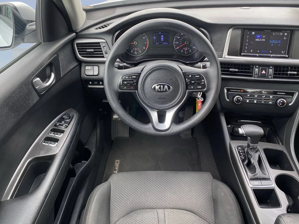 Used 2017 Sparkling Silver Kia LX image 14