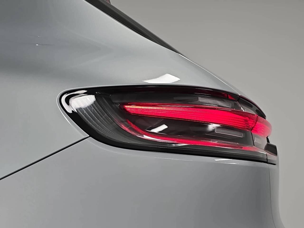 New 2026 Dolomite Silver Metallic Porsche  image 30