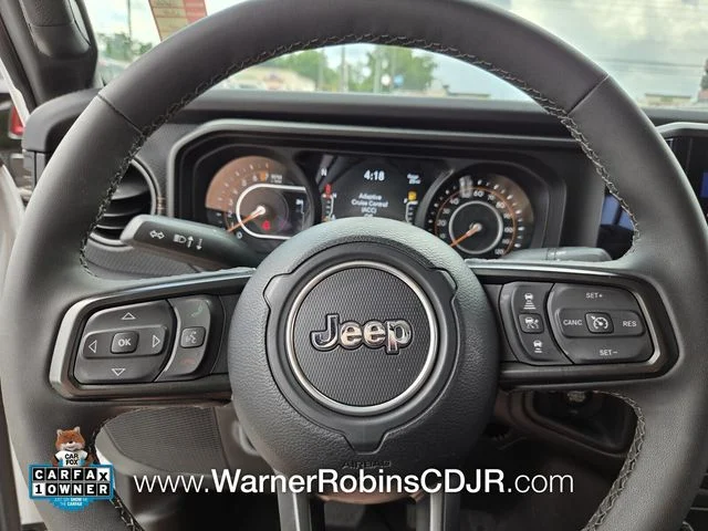 Used 2025 White Jeep Mojave image 25