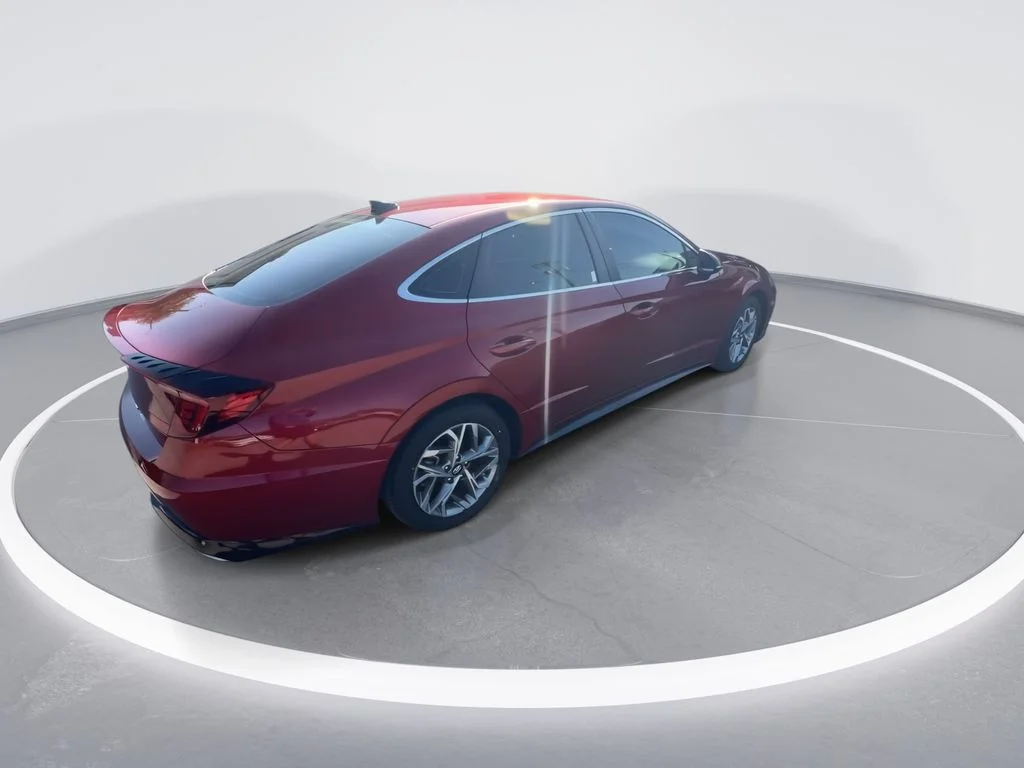 Used 2023 Red Hyundai SEL image 8