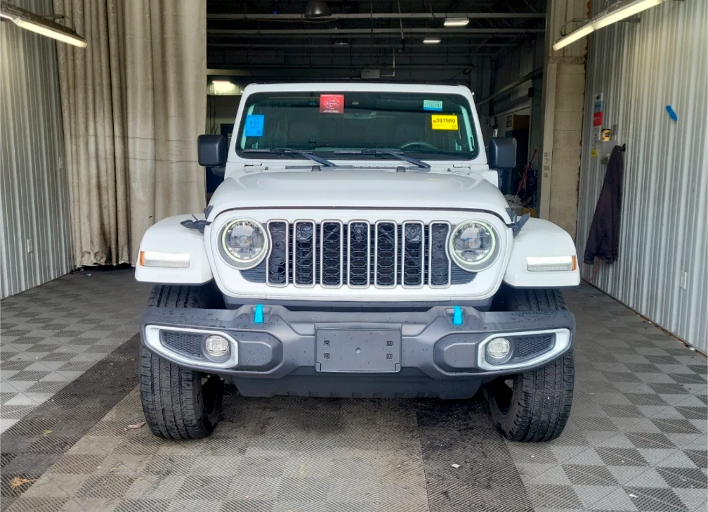 Used 2024 White Jeep Sahara 4xe image 12