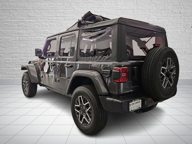 New 2025 Granite Crystal Metallic Clear-Coat Exterior Paint Jeep Sahara image 2