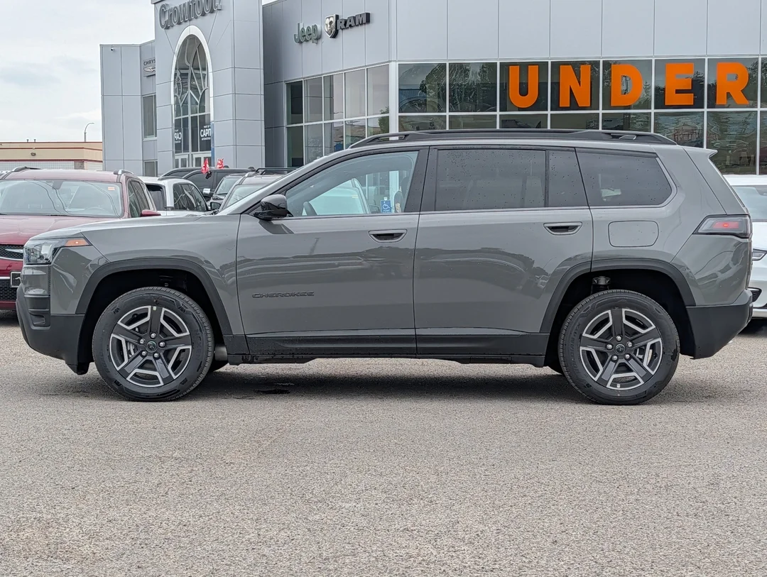 New 2026 Grey Jeep Laredo - - 4x4 - 1.6L Turbo Hybrid - Uconnect 5 w/ 12.3 Screen & More! image 5