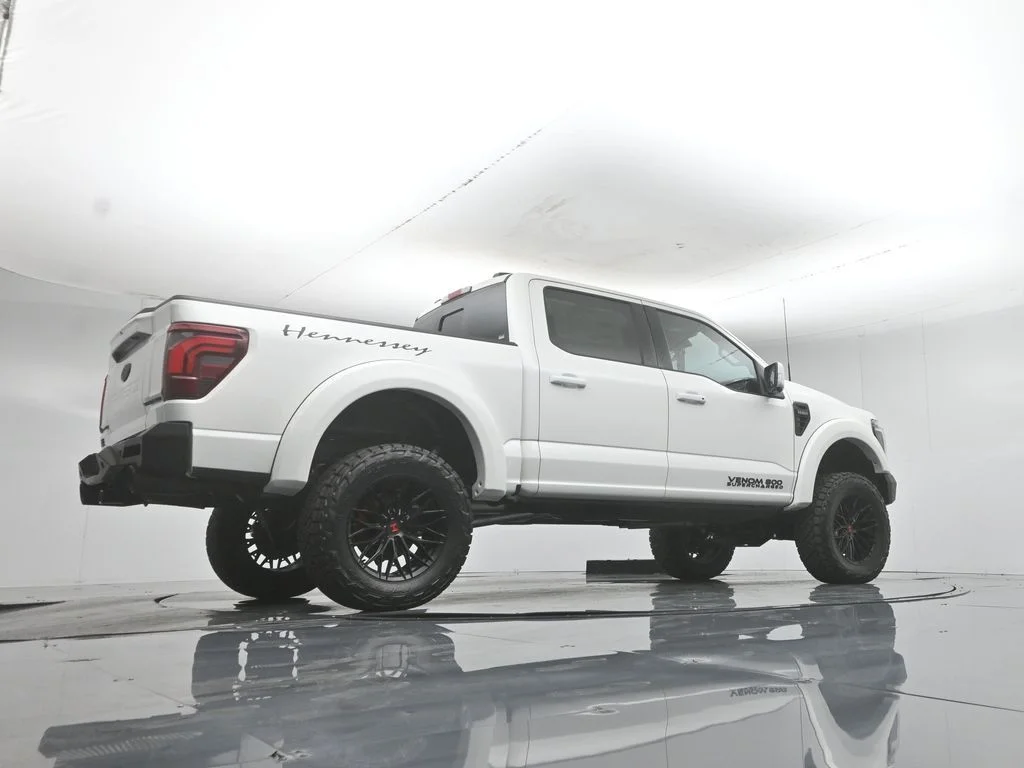 New 2026 Star White Metallic Tri-Coat Ford Lariat image 52