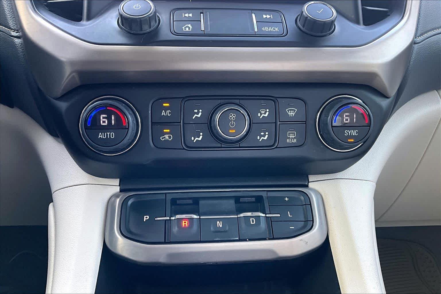 Used 2023 White Frost Tricoat GMC Denali image 34