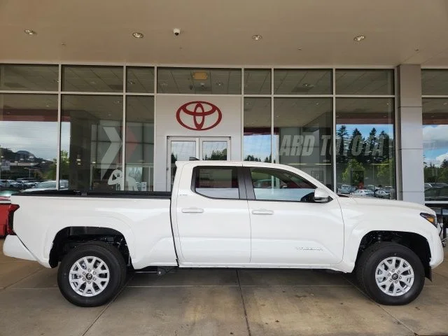 New 2026 Ice Cap Toyota SR5 image 3