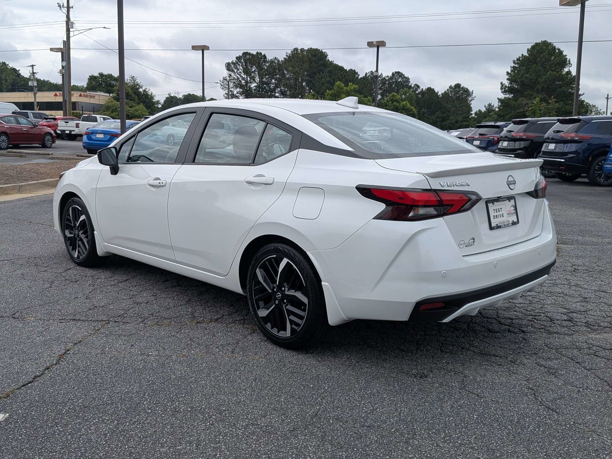 Certified Used 2025 White Nissan 1.6 SR image 5