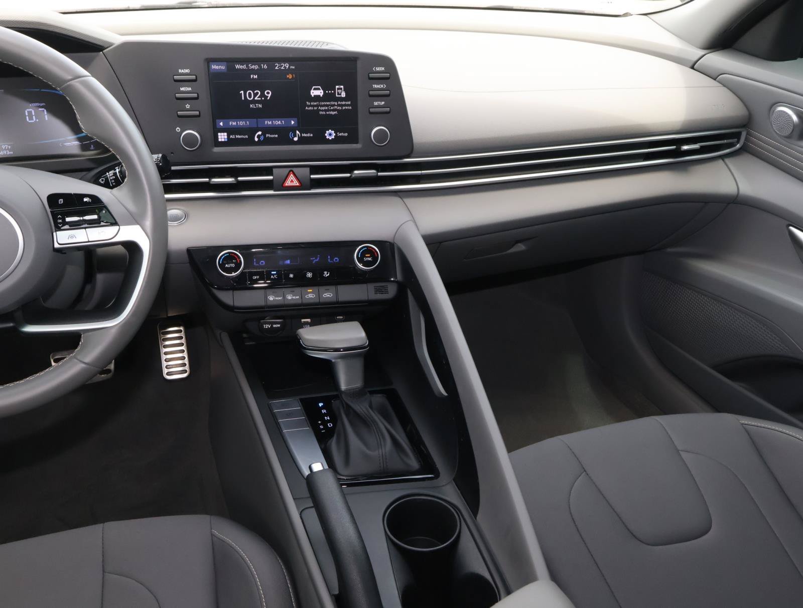 Used 2025 Serenity White Hyundai SEL Sport image 10