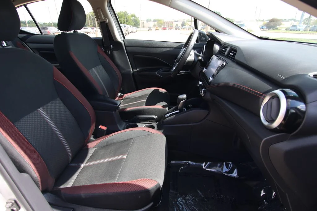 Used 2024 Silver Nissan 1.6 SR image 8