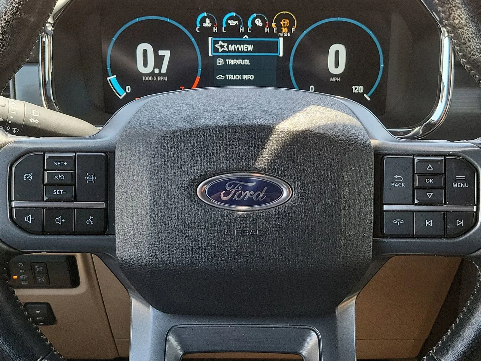2023 Ford F-150 Lariat - Photo 11