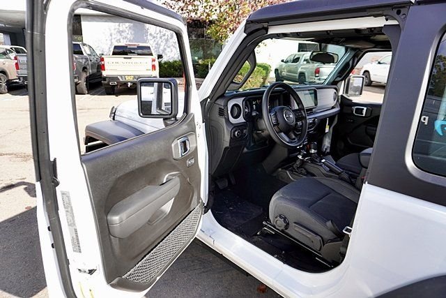 New 2026 Bright White Clear-Coat Exterior Paint Jeep Sport image 39