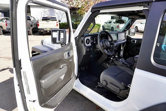 New 2026 Bright White Clear-Coat Exterior Paint Jeep Sport image 39