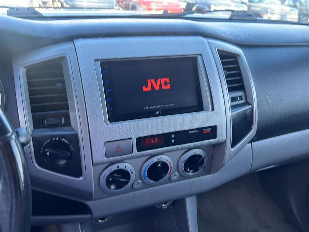 Used 2006 Silver Streak Mica Toyota Base V6 image 8