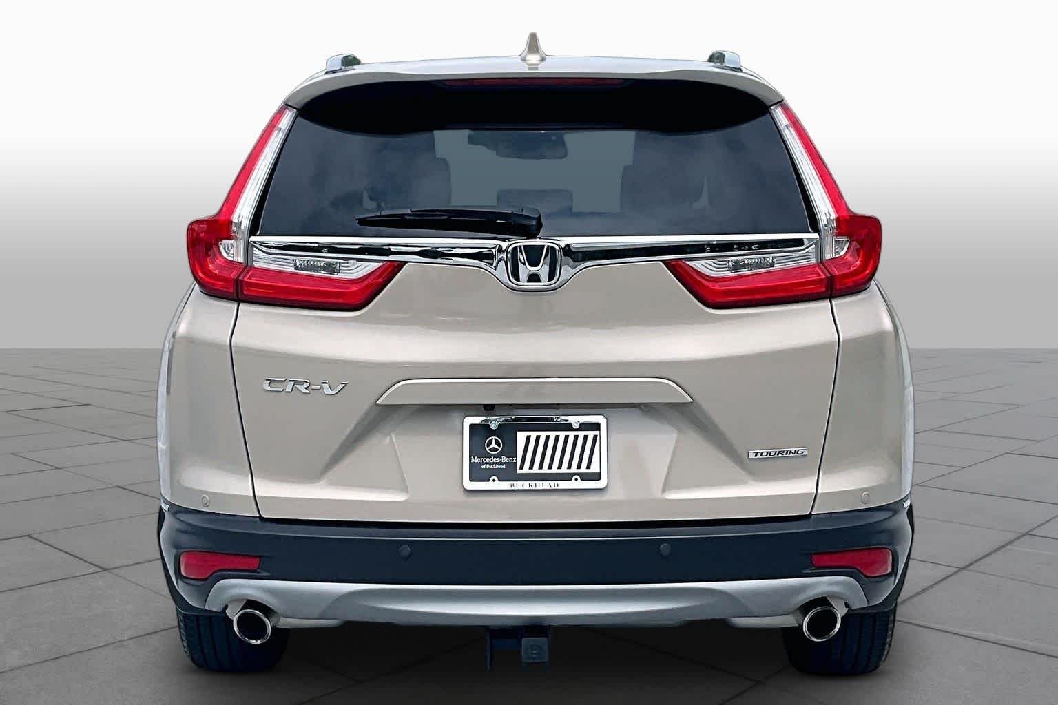 Used 2017 White Diamond Pearl Honda Touring image 5