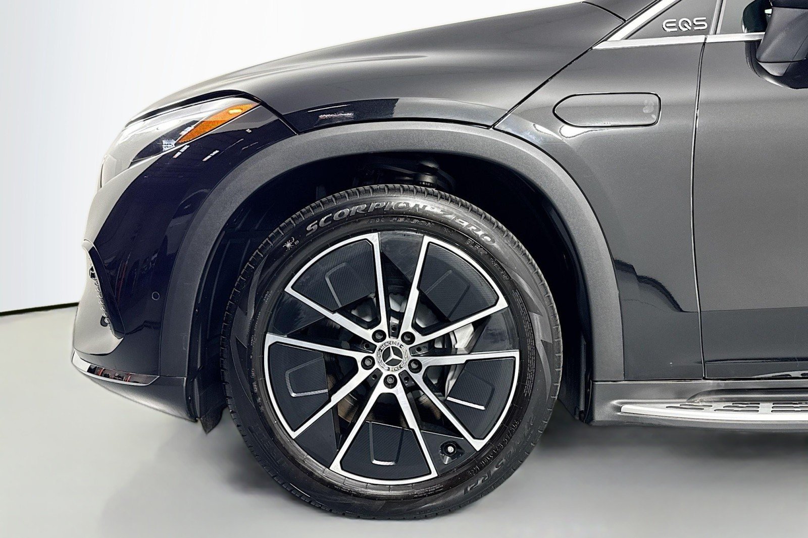 Certified Used 2025 Obsidian Black Metallic Mercedes-Benz 450 image 10