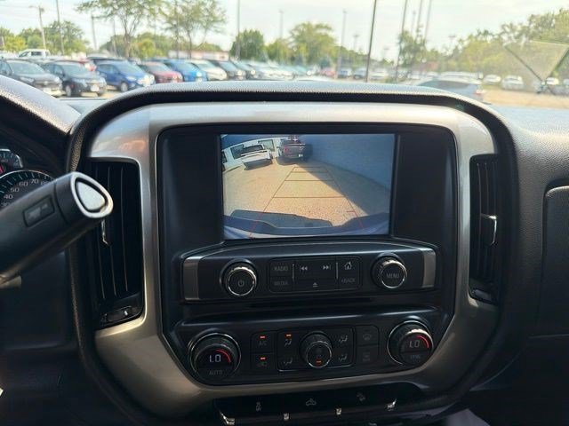 Used 2018 Silver Ice Metallic Chevrolet LT image 25