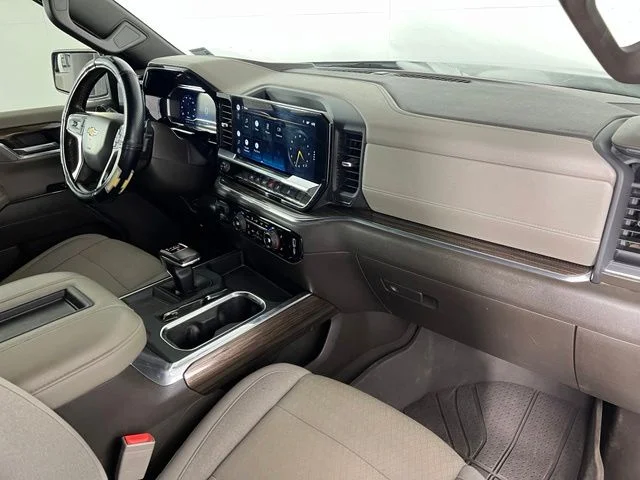 Used 2022 Silver Chevrolet LT image 41
