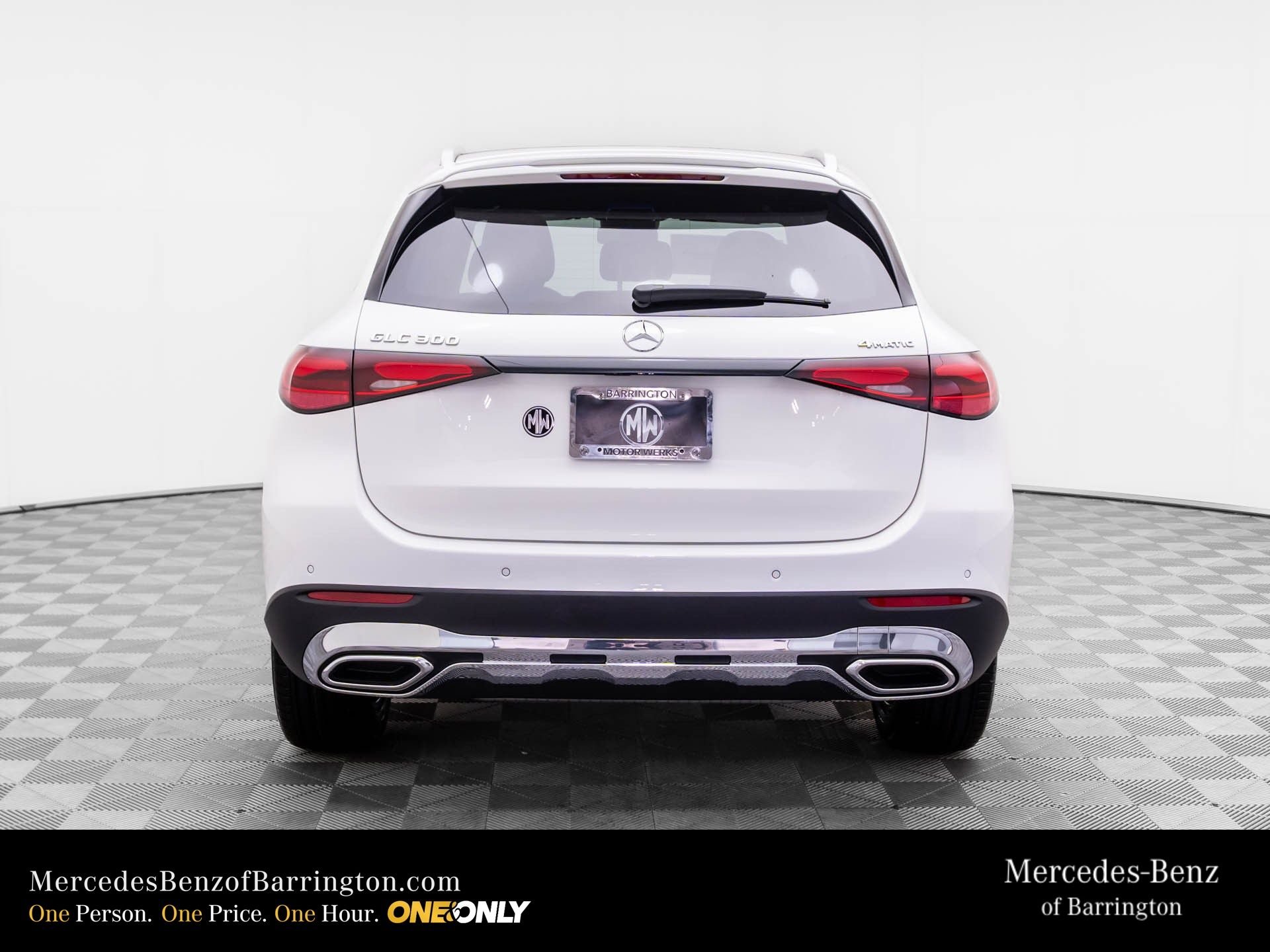 New 2026 Polar White Mercedes-Benz GLC 300 image 4