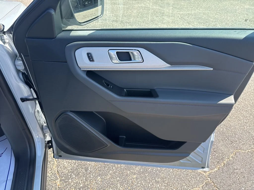 New 2026 Space White Metallic Ford Active image 14