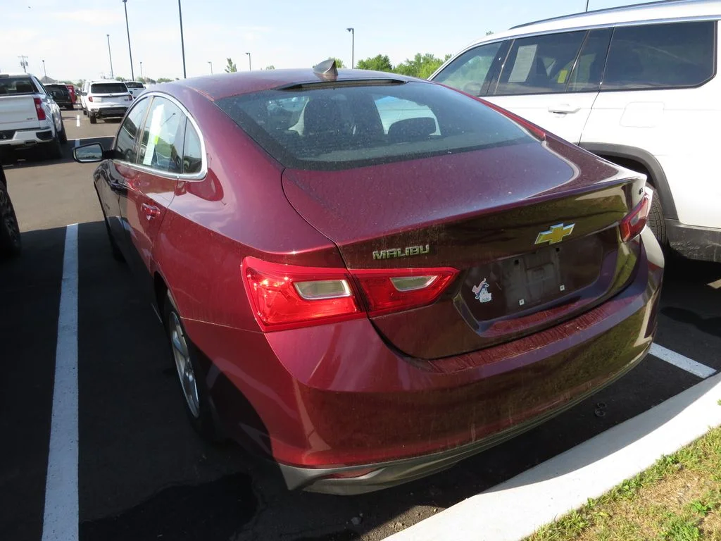 Used 2016 Red Chevrolet LS image 10