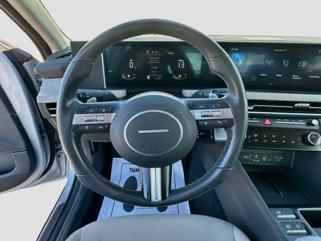 Used 2024 Silver Hyundai SEL image 11