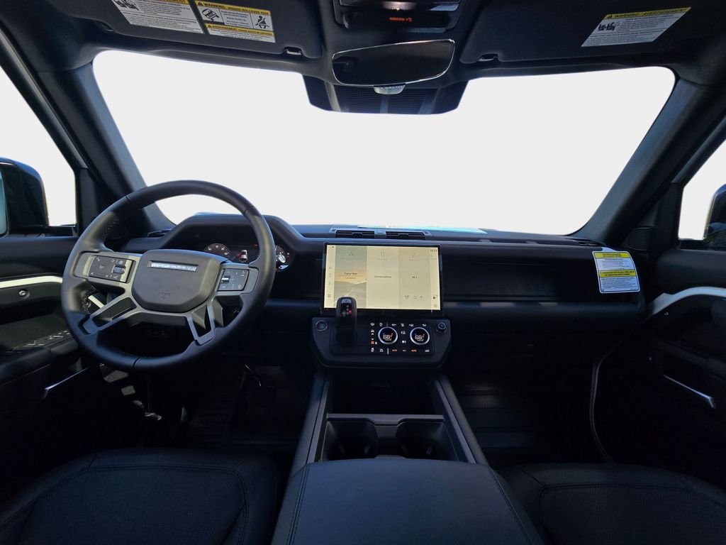 New 2026 Fuji White LAND ROVER X-Dynamic SE image 9