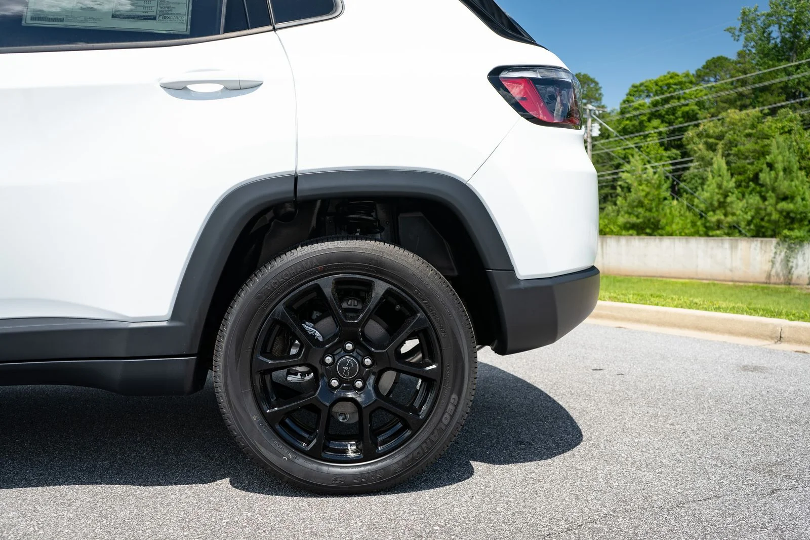 New 2026 Bright White Clearcoat Jeep Latitude image 6