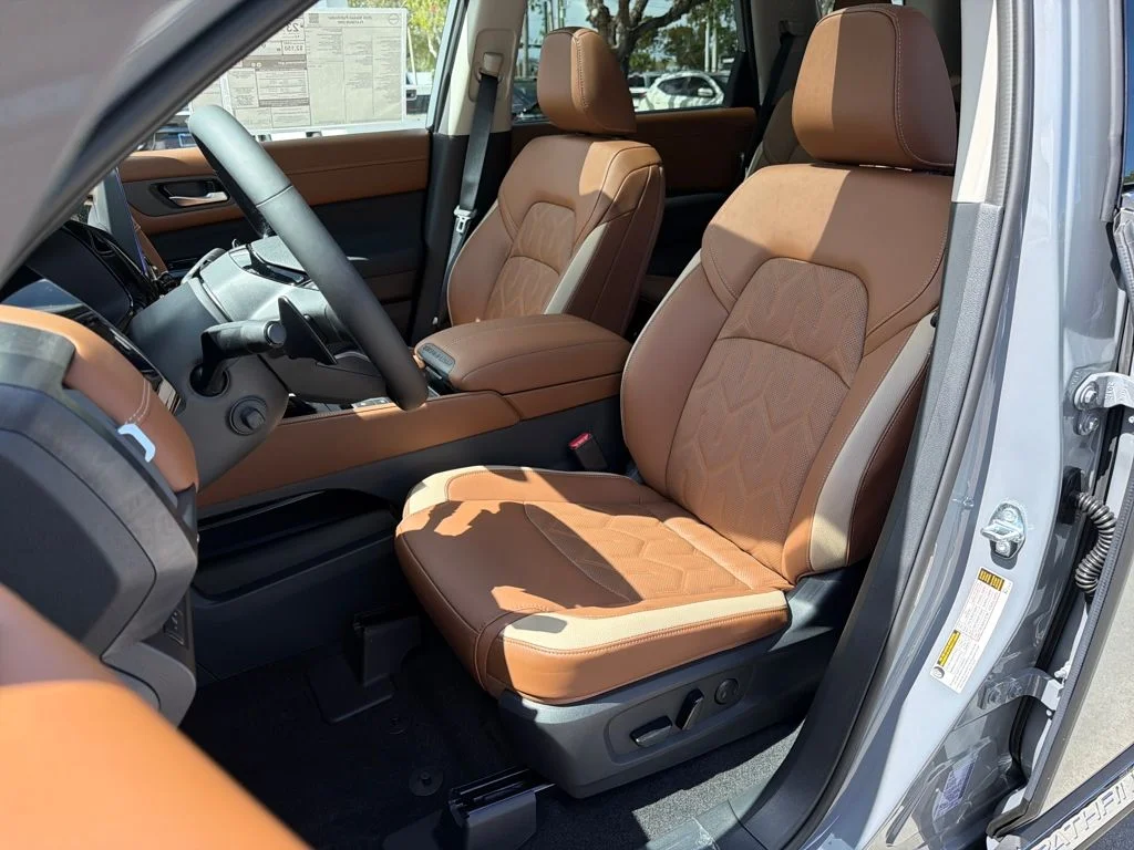 New 2026 Boulder Gray Pearl Nissan Platinum image 30