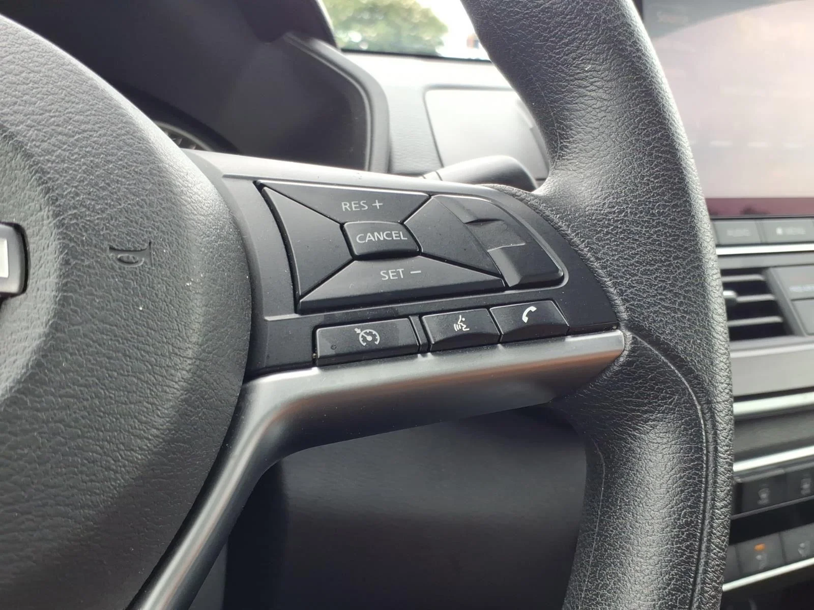 Used 2024 Gun Metallic Nissan 2.5 SV image 25