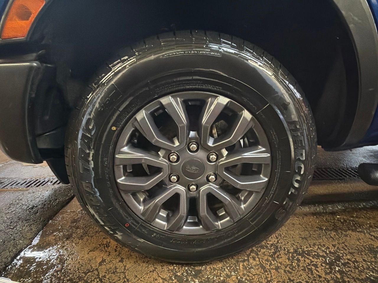 Used 2020 Blue Ford XLT image 11