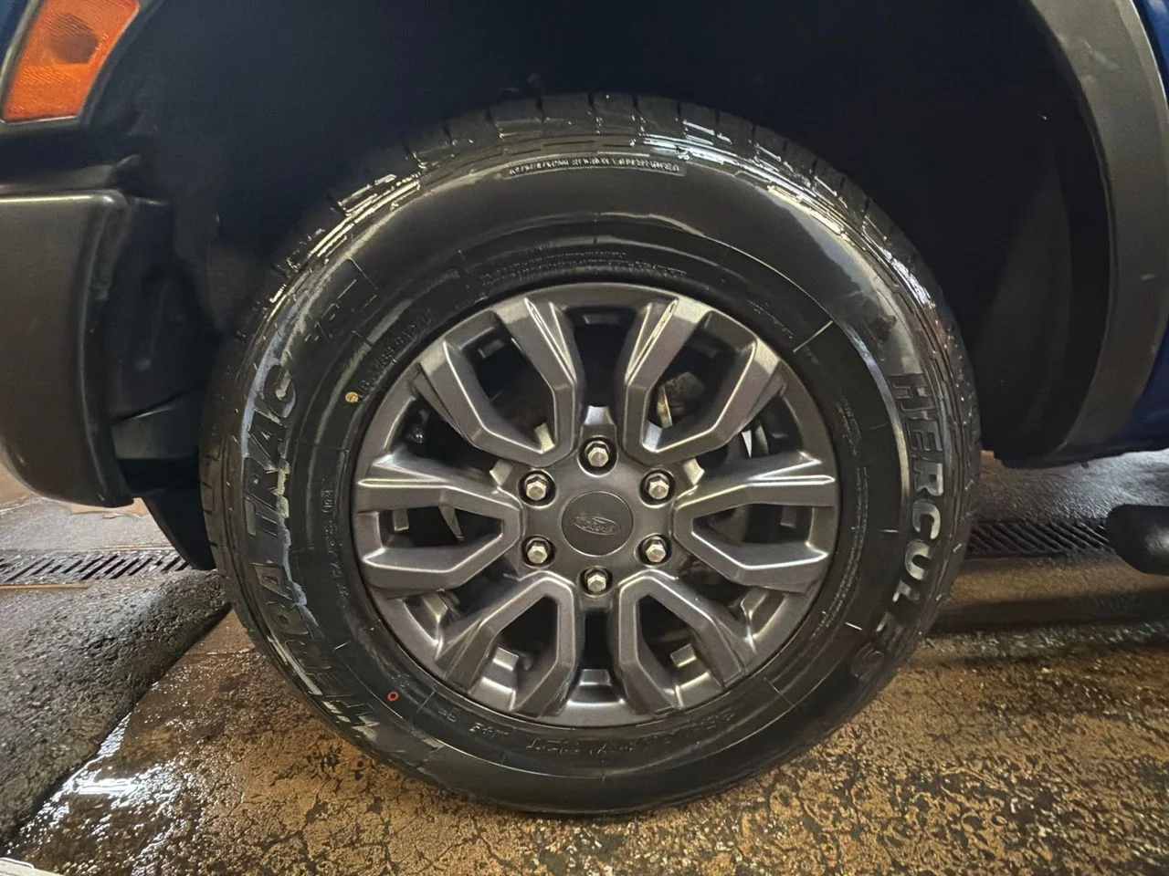 Used 2020 Blue Ford XLT image 11