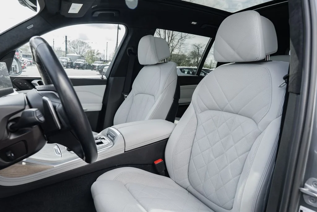 Used 2023 Gray BMW xDrive40i image 22