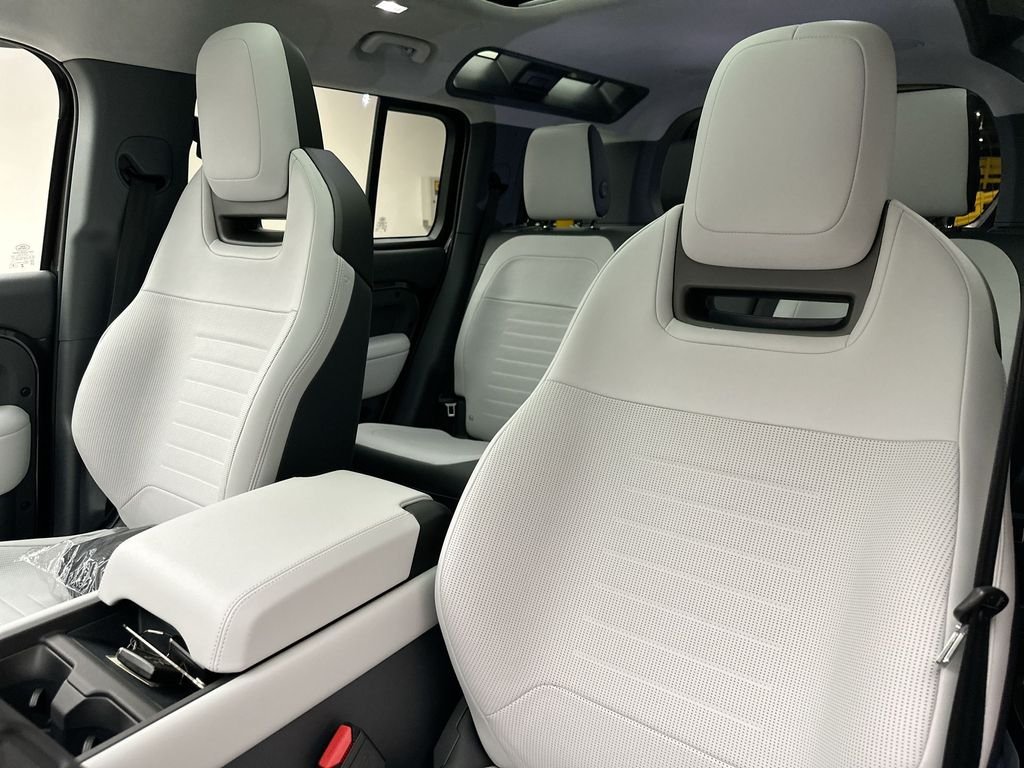 New 2026 Charente Grey Prem Met Land Rover OCTA image 10