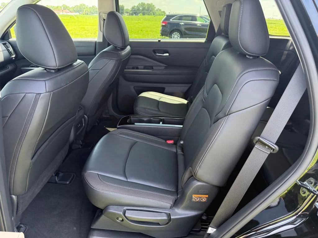 Certified Used 2025 Super Black Nissan SL image 11