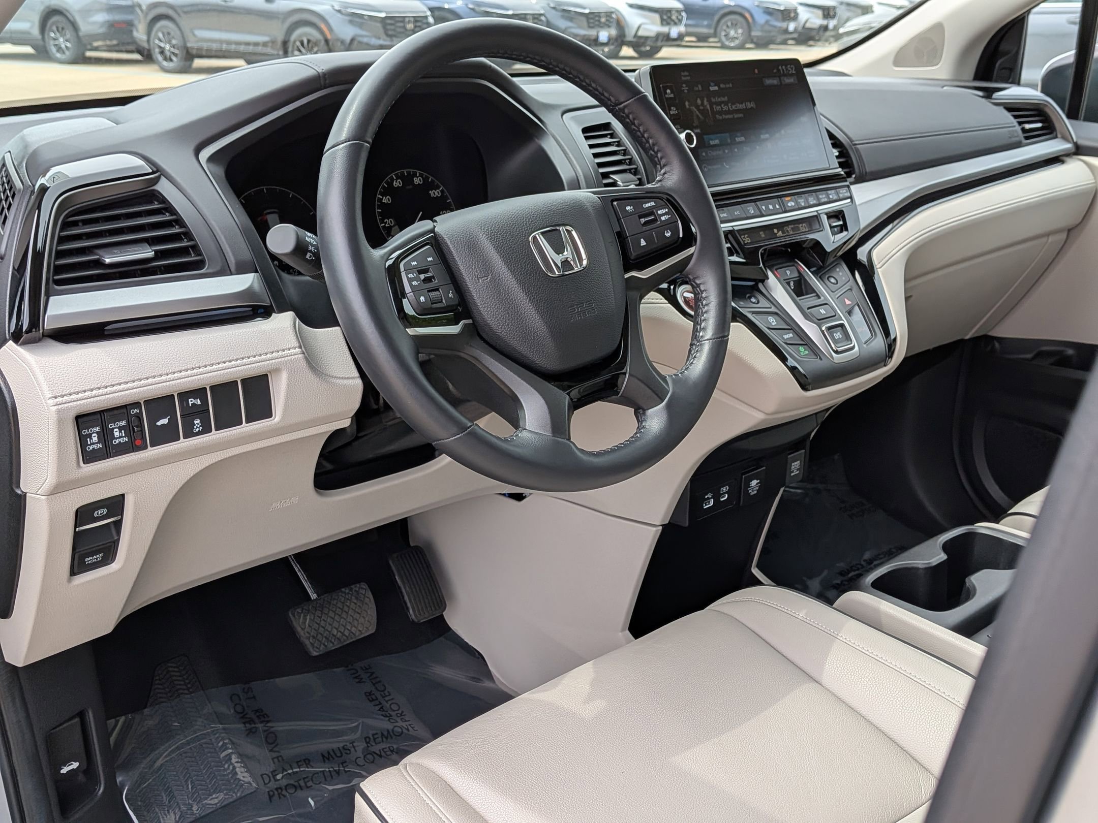 2025 Honda Odyssey Touring - Photo 10