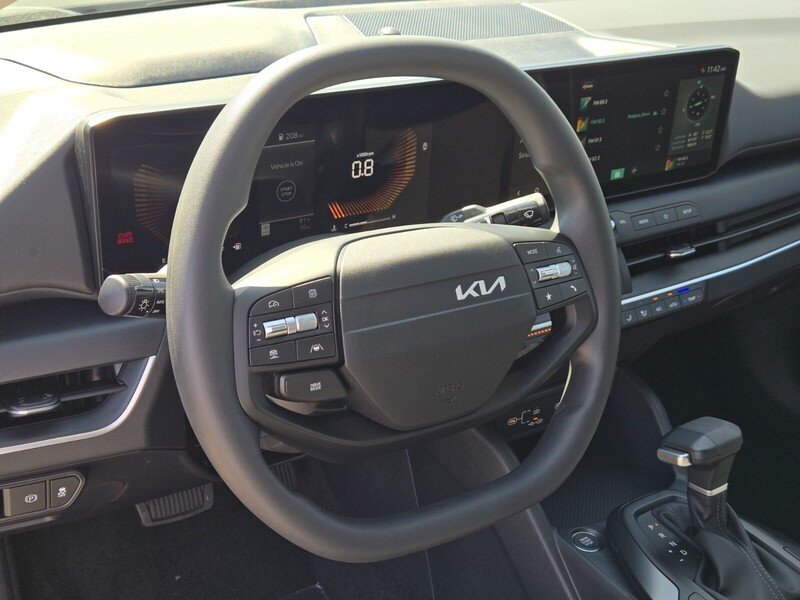 New 2026 Snow White Pearl Kia LXS image 11